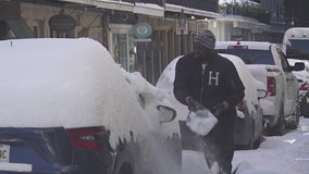 New Orleans French Quarter dealing with snow removal