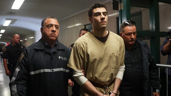 Luigi Mangione arrives in court [FULL]