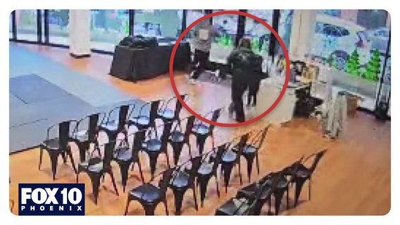 Karate instructor recovers stolen purse