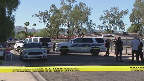Man with knife dies after being shot by Phoenix officers: PD