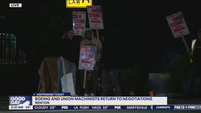 Boeing, union machinists return to negotiations