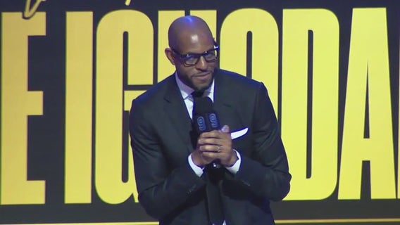 Warriors retire Andre Iguodala's jersey in emotional ceremony