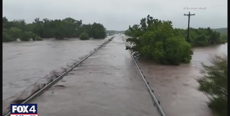 Texas flooding: Kerrville residents search for missing in hopes of bringing closure to families