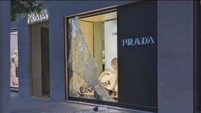 Smash-and-grab crew hits Prada store in Chicago's Gold Coast