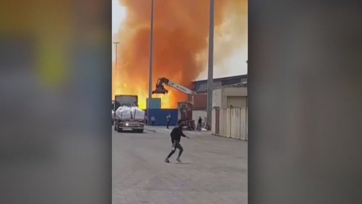 Iran port explosion kills 14, injures hundreds