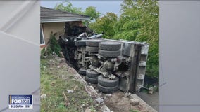 Dump truck crashes into Edmonds, WA home