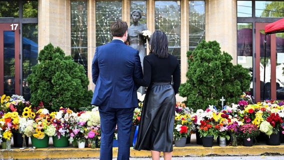 JD Vance visits Annunciation Church a week after mass shooting