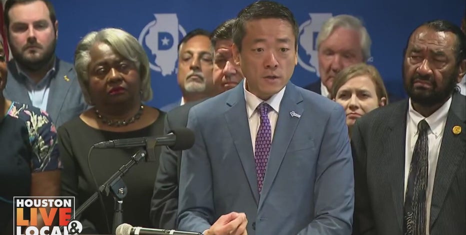 Texas Democratic lawmakers who fled state evacuate Illinois hotel after bomb threat