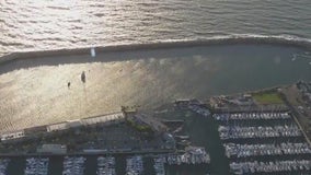 1 killed when boat capsizes in Redondo Beach