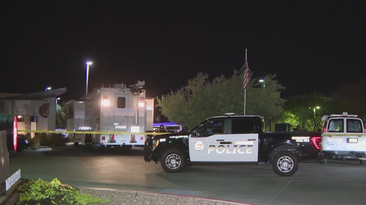 Mesa apartment shooting: 1 dead, 1 hurt