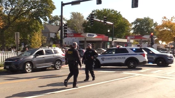 RAW: Crowds gather in Evanston during ICE operation; damaged car towed from scene