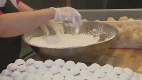 Making Mexican Wedding Cake Cookies