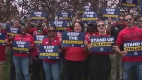 UAW members rally outside Stellantis Plant in Sterling Heights