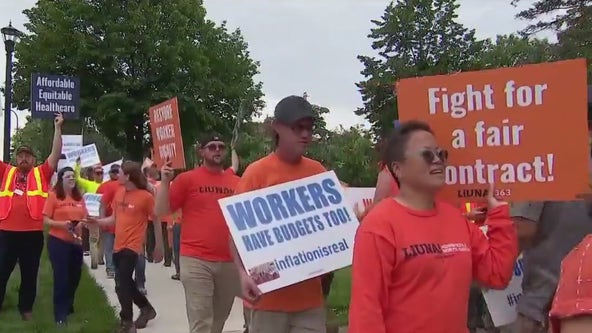 Mpls park workers extend strike indefinitely