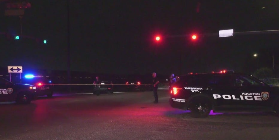 Houston police officer shot on Mykawa; suspect Bobby Jose Alvarado charged