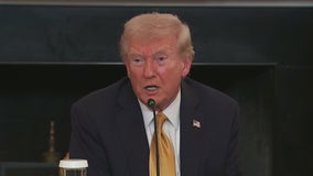 Federal workers miss another paycheck as shutdown stalemate drags on