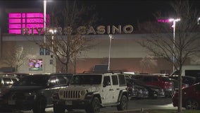 2 men robbed at gunpoint in Rivers Casino parking lot in Des Plaines