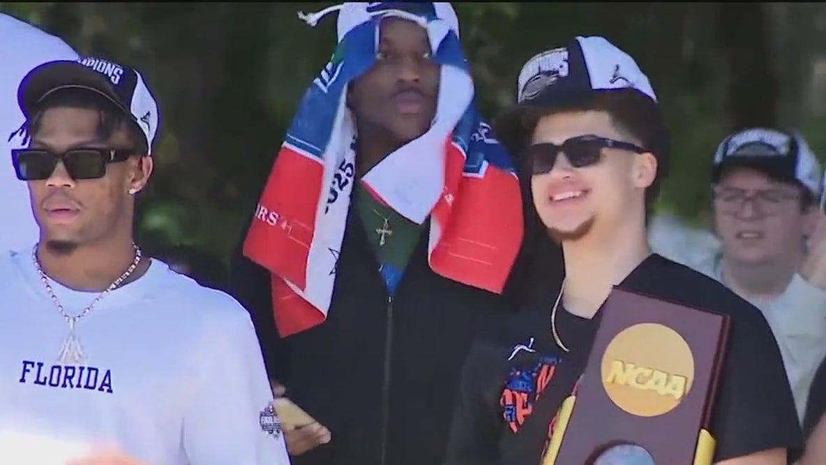 Thousands gather at UF to greet the NCAA Champions