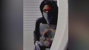 Fake DoorDasher caught on camera trying to break into Covington apartment, police say