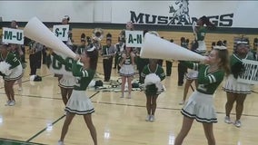 Evergreen Park Community High School flexes their school spirit for Orange Friday