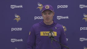 Kevin O'Connell reacts after Vikings lose to Rams 30-20