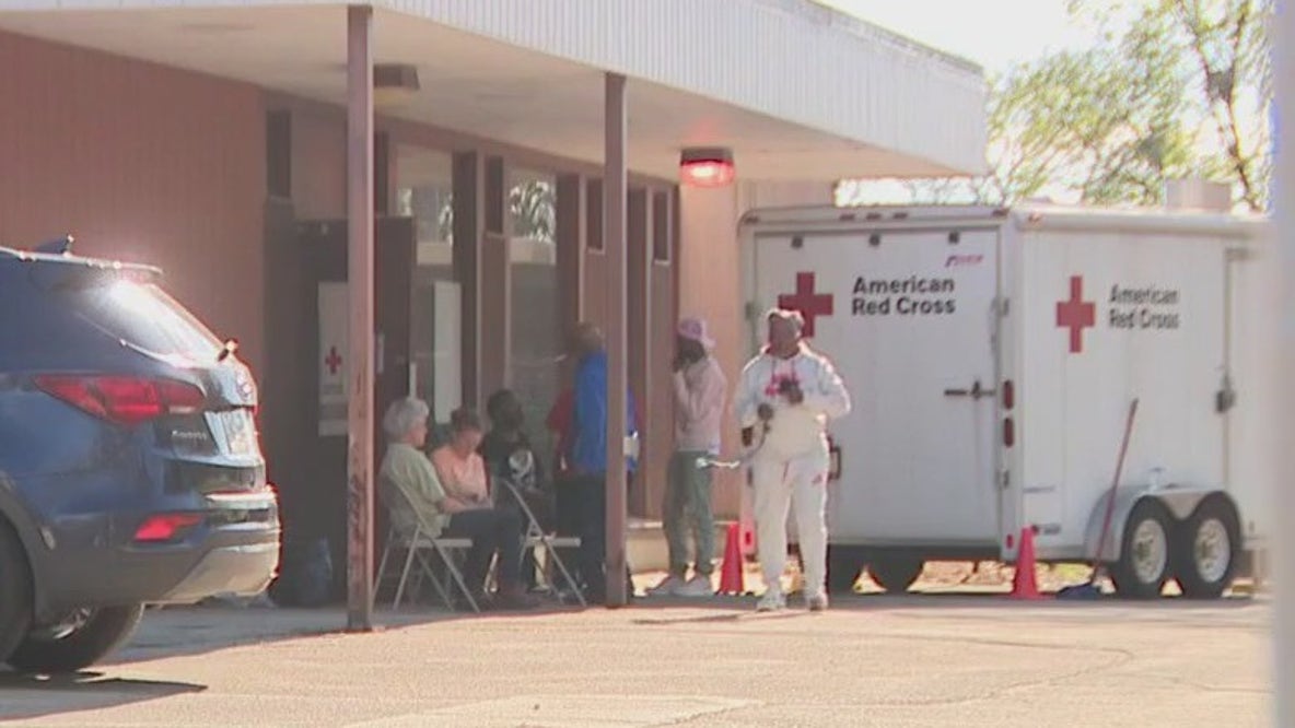 Apartment fire, shelter for displaced residents