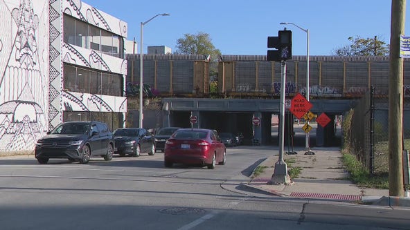 Detroit police looking for teens who threw rocks from viaduct onto cars, people