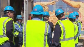 Con Edison workers threaten to strike amid heat wave