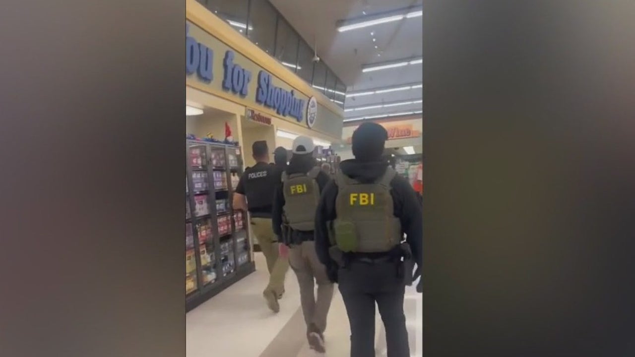 ICE raid staged at a Stater Bros. in Ontario | FOX 11 Los Angeles