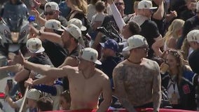 Kiké, Banda celebrate during Dodger parade