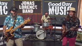 Jonas Lorence Band perform 'Sail On'