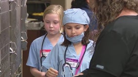 Peoria students get first-hand look at being a vet