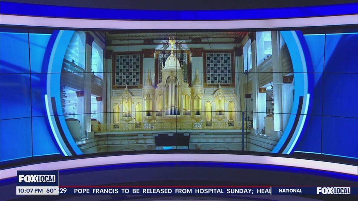 Center City Macy's to close Sunday: Folks flock to hear the Wanamaker Organ play