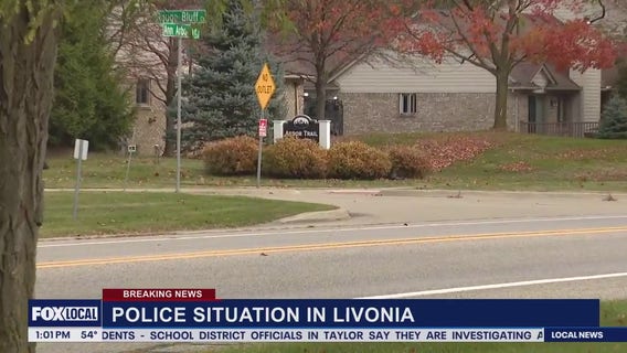 Barricaded gunman in standoff with Livonia police