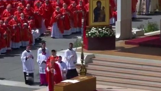 Thousands bid farewell to Pope Francis