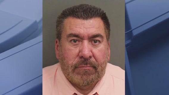 Fake Orlando doctor – now, on the run – allegedly resumes illegal practice despite prior arrest