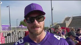 Vikings give back to community with shoe drive for students | FOX