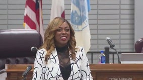 Chaotic Dolton Board Meeting sees Mayor Henyard joined by criminal defense attorneys