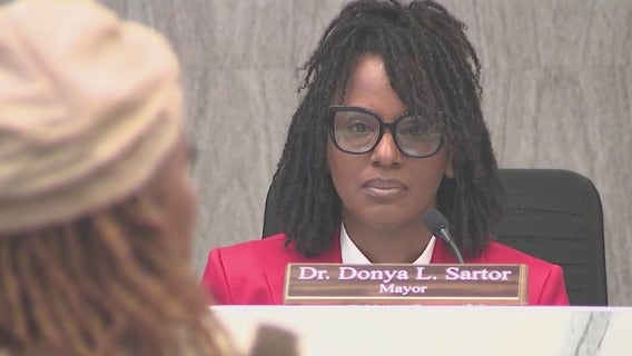 Residents show support for Jonesboro mayor amid questions over resignation withdrawal