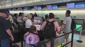 New rule would ban airlines from splitting families