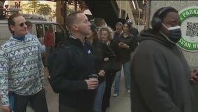 Lines form as early voting opens in Chicago