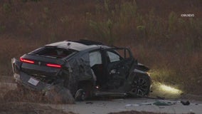 2 killed in wrong-way pursuit crash