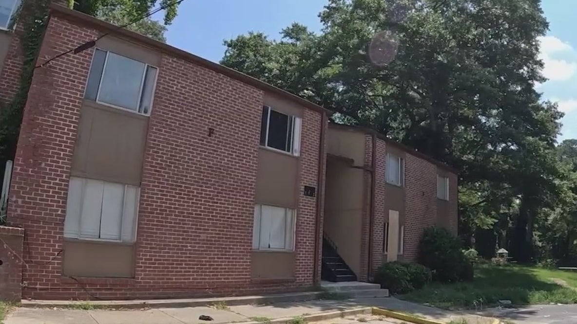 Residents at Fairburn-Gordon Apartments still have no air