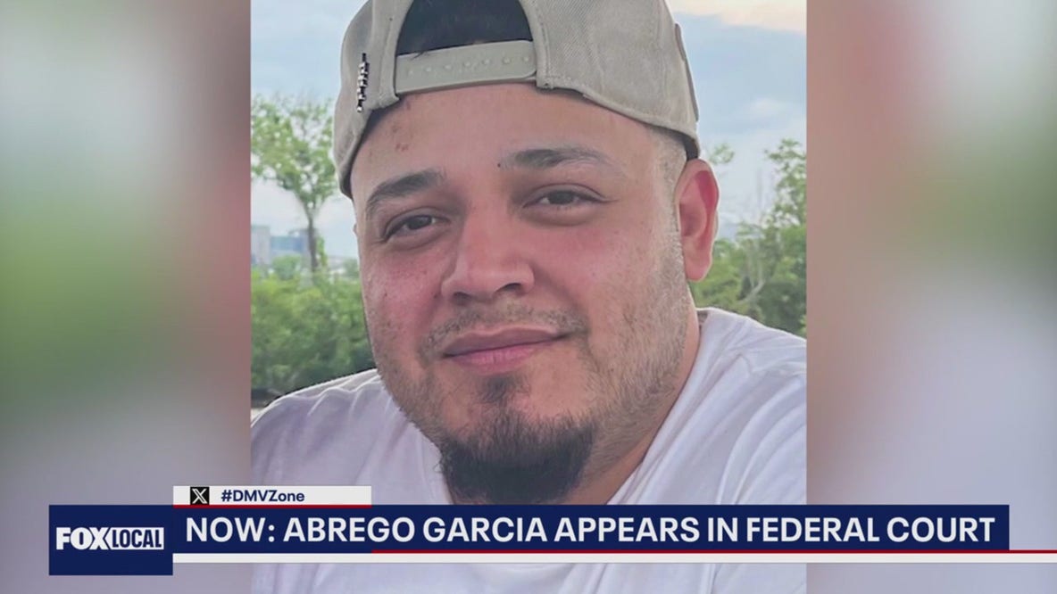 Kilmar Abrego Garcia appears in federal court, ICE present outside