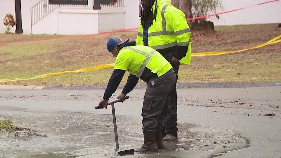 Pine Hills water main break floods neighborhood