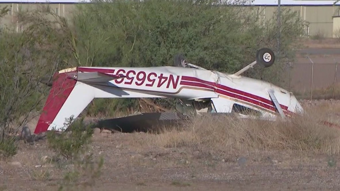 Plane crashes into field in north Phoenix