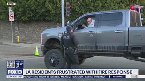 LA residents frustrated with CA wildfire response