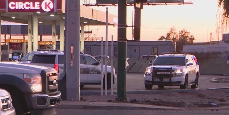 Teenager dies, 2 others in critical condition after car crash in south Phoenix