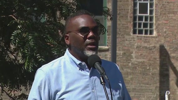 Johnson criticizes Trump during Labor Day protest: 'No troops in Chicago!'
