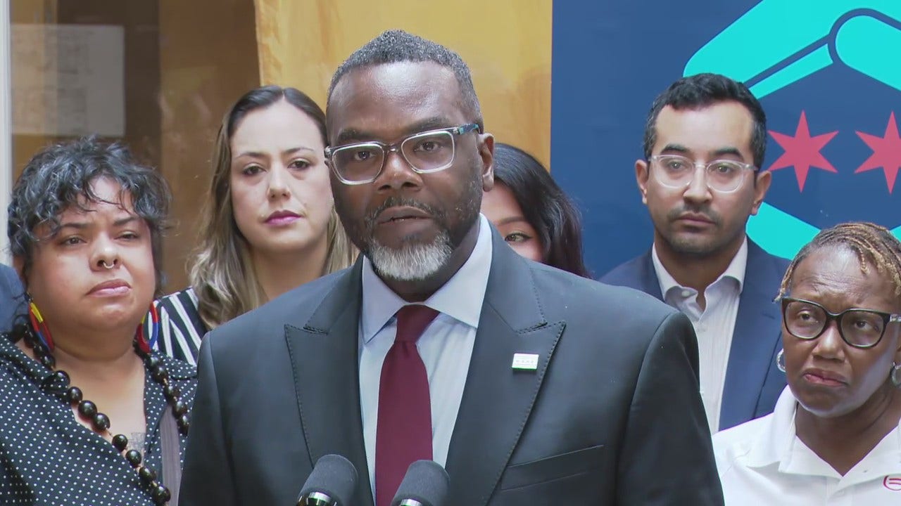 Chicago Mayor Johnson Creates ICE-Free Zones on City Property to Limit Federal Raids